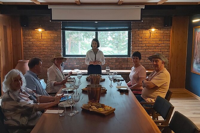 Vineyard & Wine Tasting Tour - Wine Sampling and Pairings