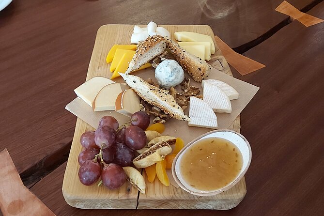 Vineyard & Wine Tasting Tour - Transportation and Accessibility