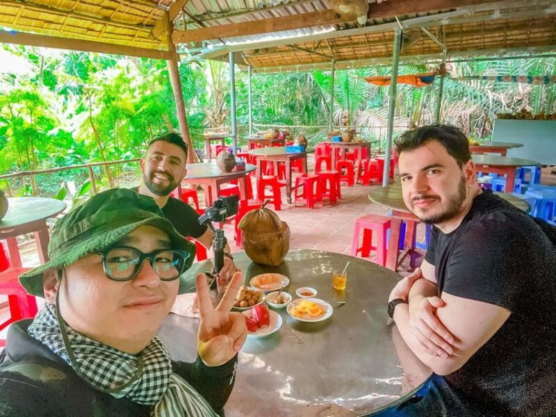 Vinh Trang Pagoda and My Tho Boat Tour 1 Day - Exploring Bee House