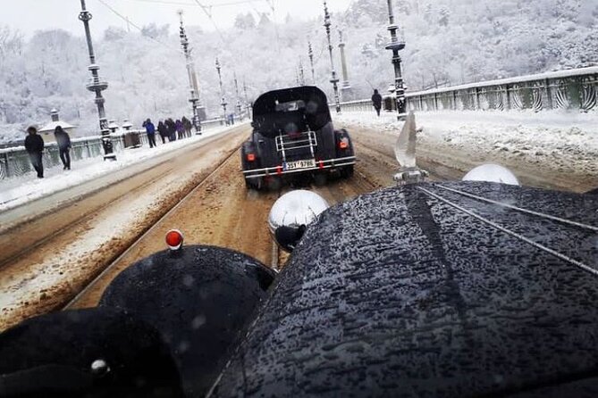Vintage Cars Prague - Grand City Tour 150MIN / 1-6 Pers. 2,5hrs - Key Attractions