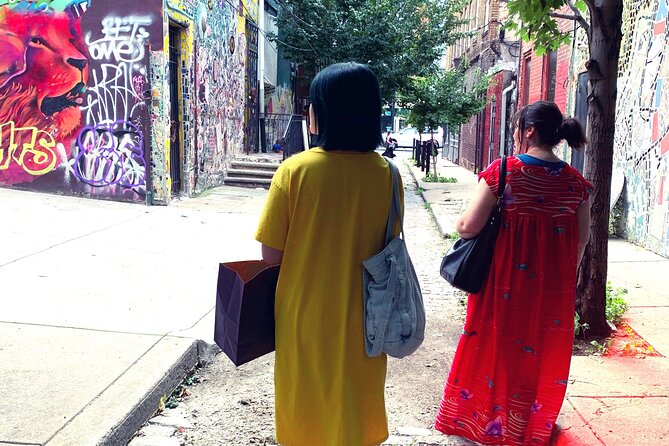 Vintage Thrift Quest Walking Tour in Philadelphia - Refreshing Your Wardrobe