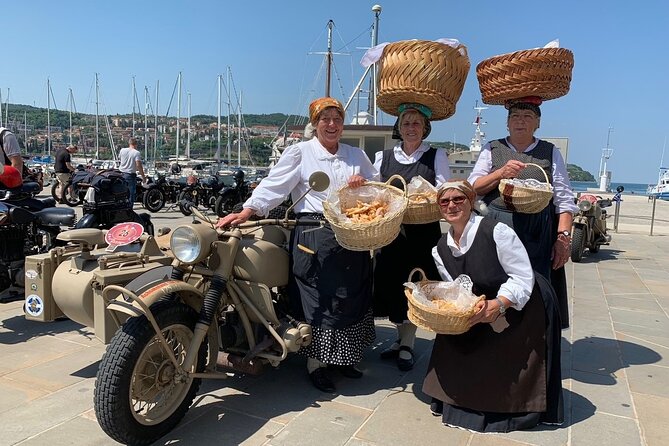 VIP 90 Private Sidecar Tour of Athens Acropolis & Lycabetus - Transportation and Attire