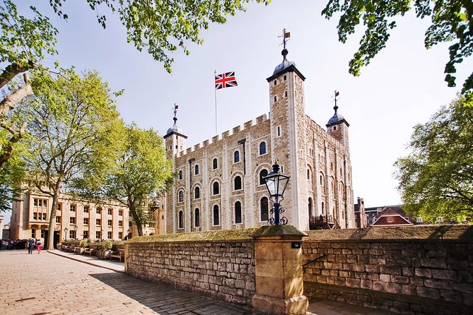 VIP Early Access: Opening Ceremony Tower of London & Bridge Entry - Accessibility