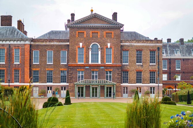 VIP Kensington Palace & Gardens Royal Tea Crown Experience - Meeting and Logistics