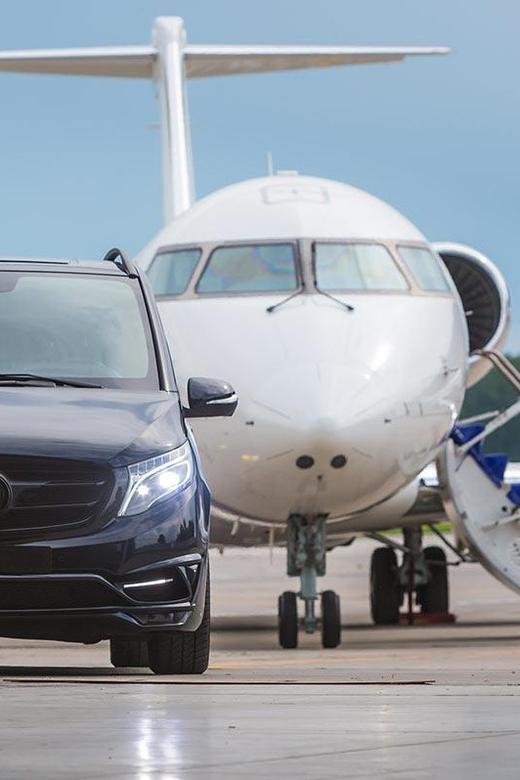Vip Malaga Private Transfer to Marbella - Vehicle Amenities