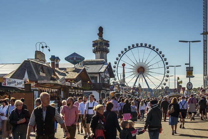 VIP Oktoberfest Incl. Table Res., 3-Course-Menu, Beer & Champagne - Exclusive Oktoberfest Tent Experience