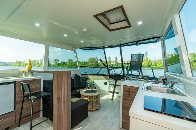 VIP Prague YachtBoat ONE Experience: All-You-Can-Drink - Luxurious Amenities Onboard