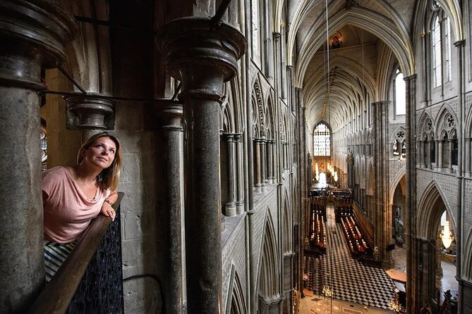 VIP Skip the Line Westminster Abbey and The Crown Highlights Tour - Exploring Westminster Abbey