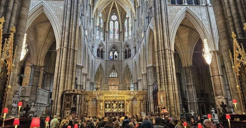 VIP Skip the Line Westminster Abbey & The Crown Highlights - Grandeur of the Royal Court
