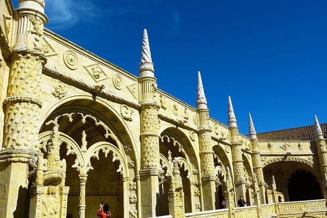 VIP Walking Tour - Lisbon With Your Private - in German - Meeting Point and Pickup