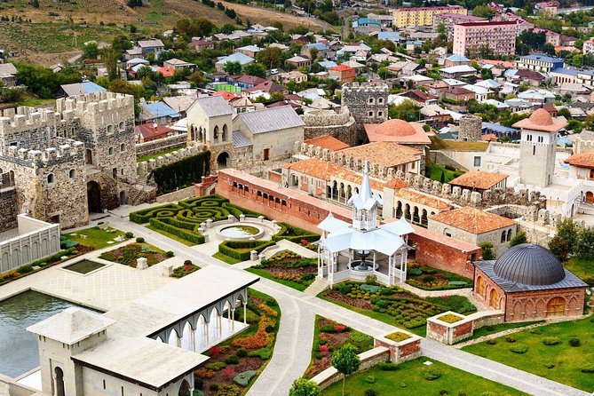 Virtual Tour to Georgia - Discovering Tour Features