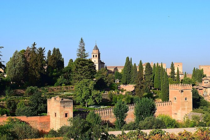 Visit Alhambra and Generalife With Physical Audio Guide - Inclusions