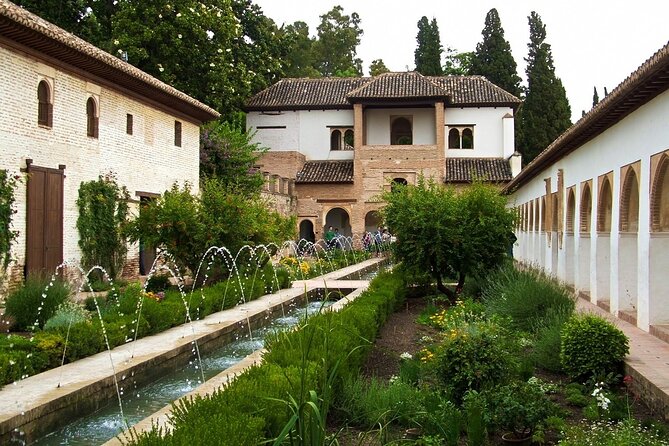 Visit Alhambra and Generalife With Physical Audio Guide - Reviews