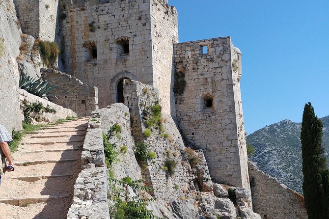 Visit Ancient Salona, Mighty Klis Fortress and Stella Croatica - Meeting and Pickup