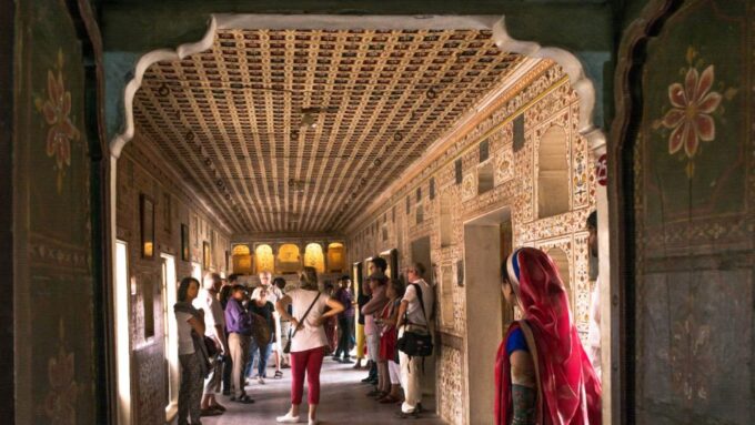 Visit Bikaner in Private Car With Guide Service - Lalgarh Palace