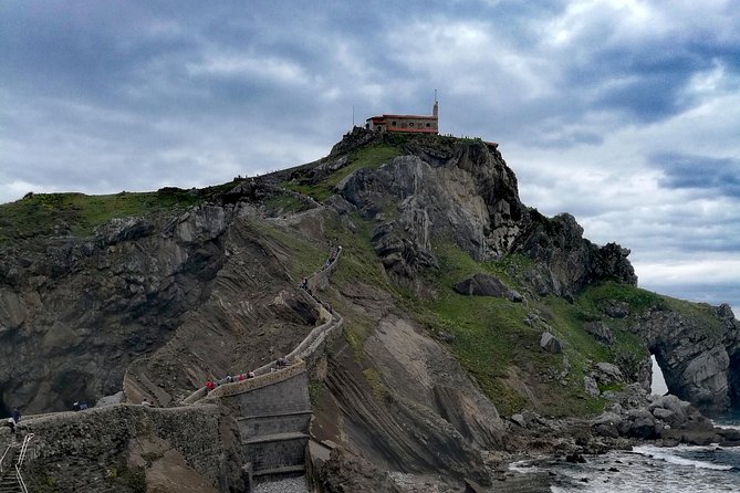Visit Dragonstone From San Sebastian - Climbing San Juan De Gaztelugatxe