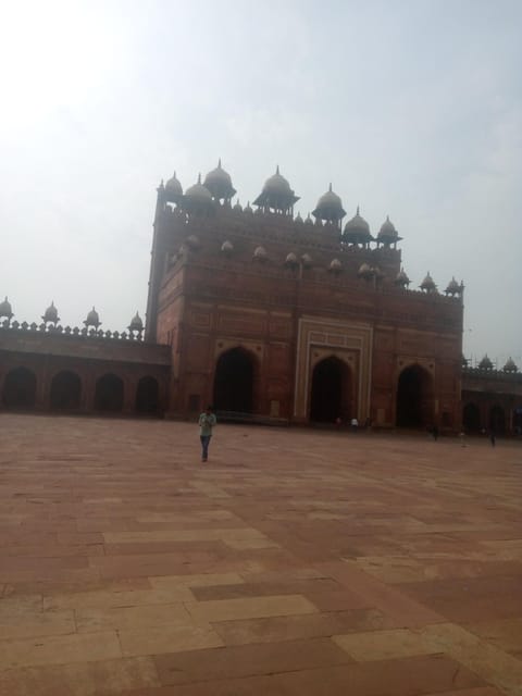 Visit Fatehpur Sikri, Chand Baori From Agra - Transportation and Services