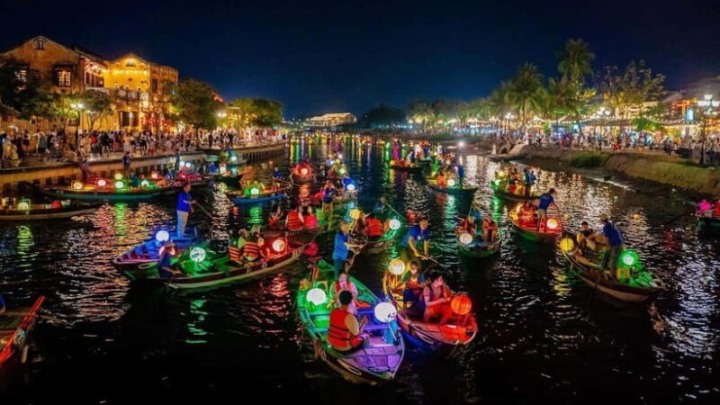 Visit Hoi An Ancient Town & See The Memories Show - Shopping in Hoi An