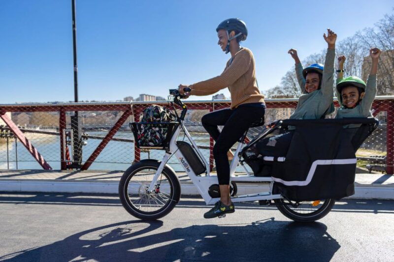 Visit Lille Area by Electric Cargo Bike - Included Accessories