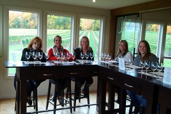 Visit Niagara Falls and Experience a VIP Wine Tour - Savor the Grilled Chicken Carbonara Lunch