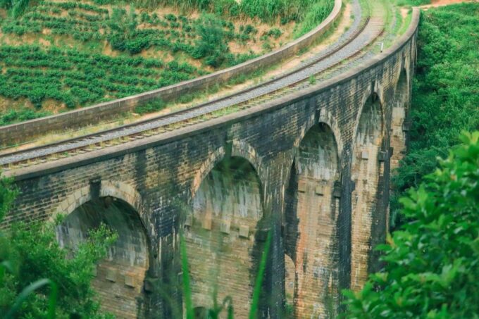 Visit Nine Arch Bridge,Ravana & Diyaluma Falls,Safari - Tour Itinerary
