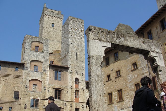 Visit of San Gimignano With Local Expert Guide - Quick Points