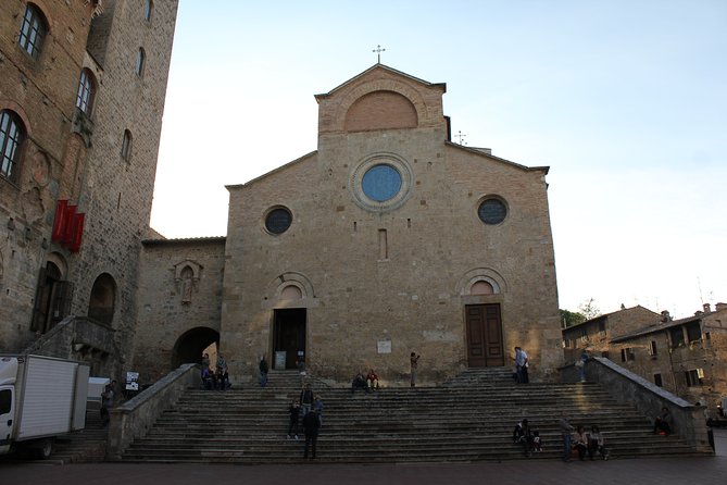 Visit of San Gimignano With Local Expert Guide - Exploring the Beauty and Significance