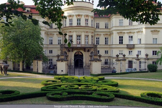 Visit Prague Castle & Lobkowicz Palace: Private Half-Day Tour - Exploring Prague Castle