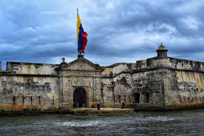 Visit The 5 Best Places In Islas Del Rosario & Baru By Sport Boat - Meeting and Pickup Details