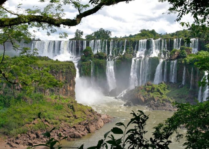 Visit the Argentine Waterfalls With a Guide - Discounted Packages