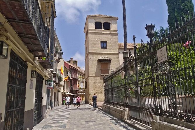 Visit the Picasso Museum With an Accredited Guide - Exploring Picassos Masterpieces
