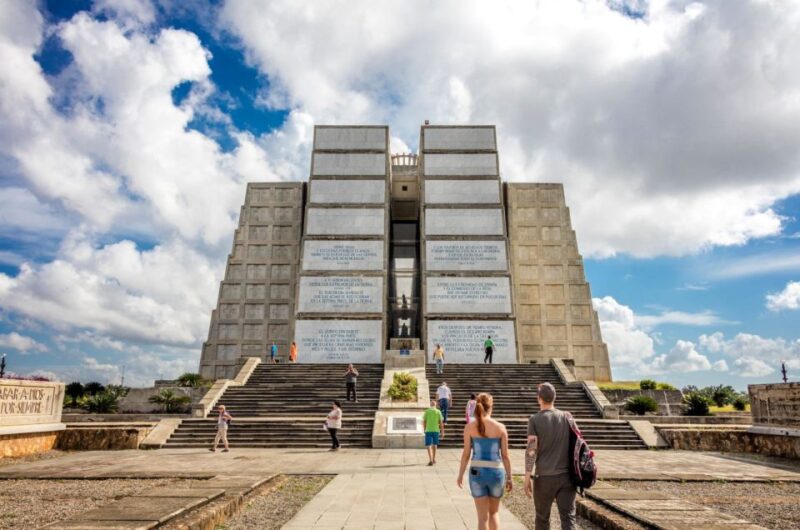 Visit to the City of Santo Domingo With Guide & Typical Food - Historical Significance