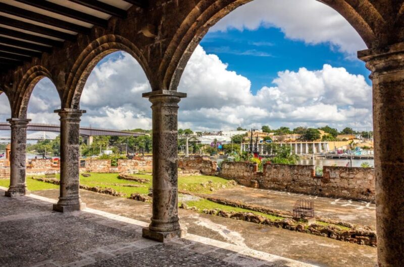 Visit to the City of Santo Domingo With Guide & Typical Food - Exploring the Colonial Zone