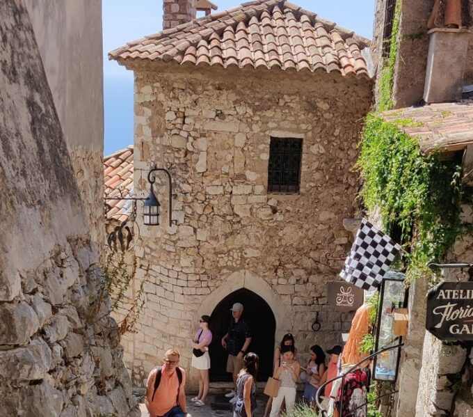 Visit to the Medieval Village of Èze in 1h30 - Important Tour Details