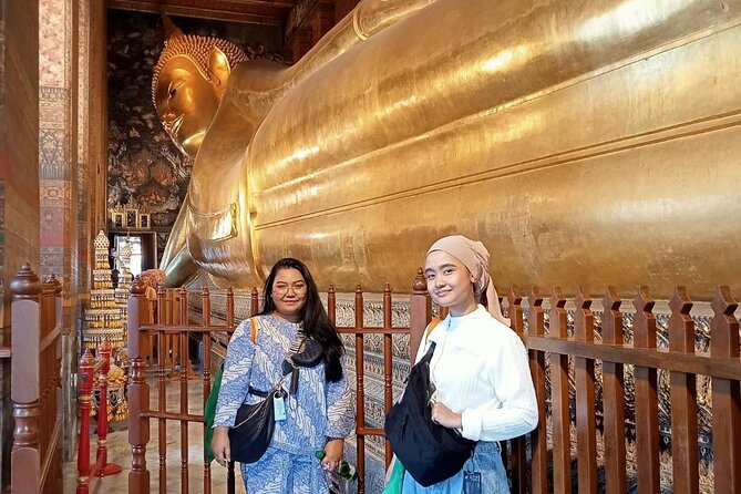 Visit Wat Pho and Wat Arun With Local Expert - Booking and Cancellation