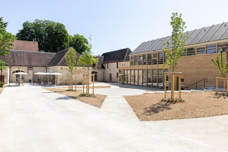 Visitor Trail of the Cité in Chablis - Visitor Amenities