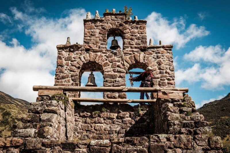 Vitcos Day Trip - White Rock and Chakana