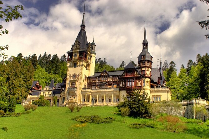 Vlad the Impaler Royal Court From Târgoviște, Peleș Castle and Dracula Grave - Exploring Peleș Castle