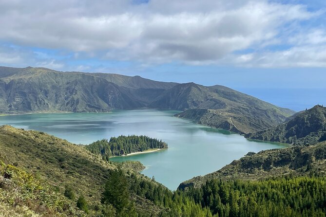 Volcanic Lakes Sete Cidades and Lagoa Do Fogo Private Van Tour - Tour Logistics and Recommendations
