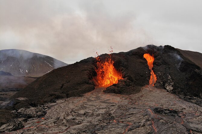 Volcano Hike in Reykjanes Peninsula From Reykjavik - Exploring Volcanic Landscapes
