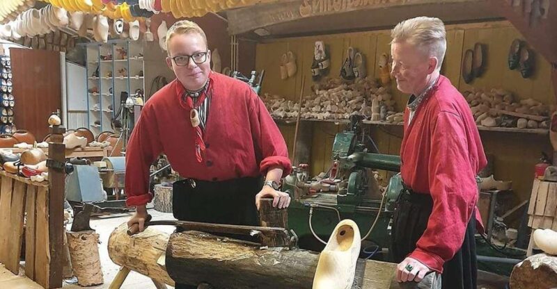Volendam: 2-Hour Clogmaking Workshop and Cheese Tour - Transportation