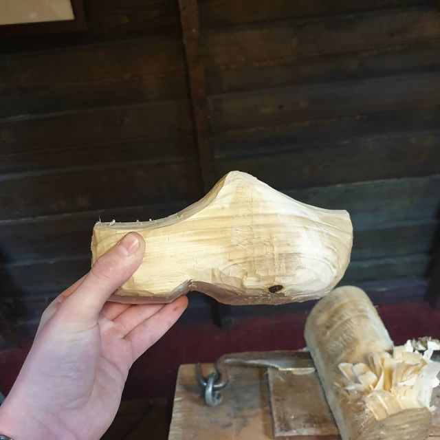Volendam: 2-Hour Clogmaking Workshop and Cheese Tour - Customer Feedback