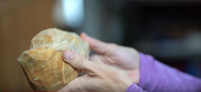 Volendam: 2-Hour Clogmaking Workshop and Cheese Tour - Cheese Factory Tour