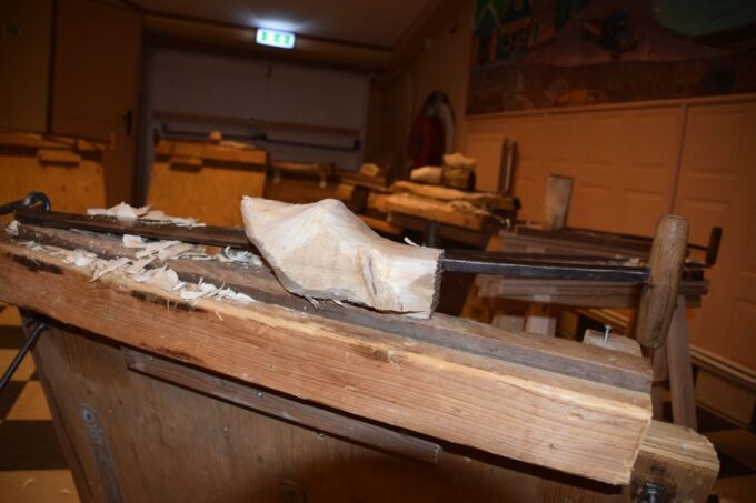 Volendam: 2-Hour Clogmaking Workshop and Cheese Tour - Take-Home Memento