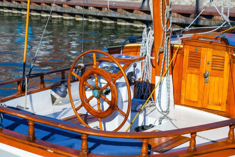 Volendam: a Walk Through the Traditional Fishing Village - Key Points