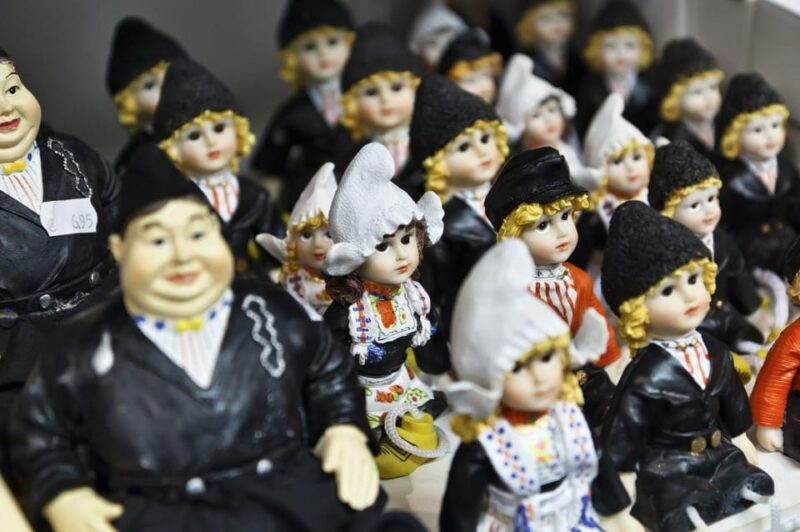 Volendam: a Walk Through the Traditional Fishing Village - Audio Tour Features
