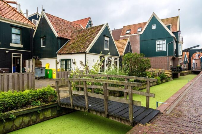 Volendam: a Walk Through the Traditional Fishing Village - Villages Timeless Charm