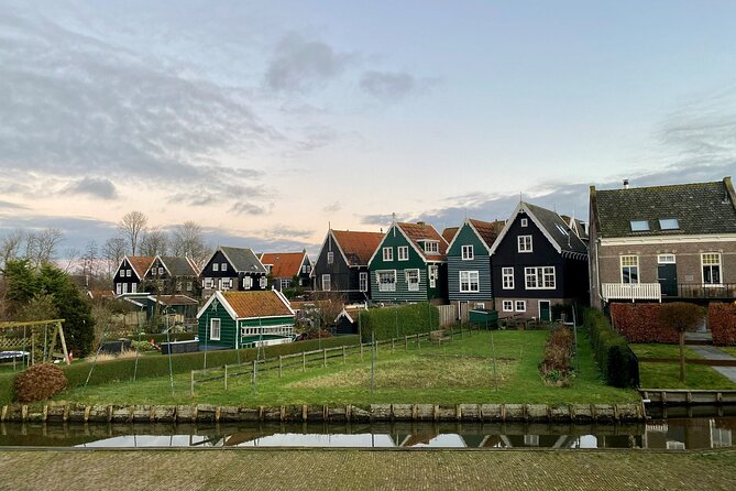 Volendam: E-Bike Rental With Suggested Countryside- and Fisherman Village Route - Navigating the Scenic Countryside