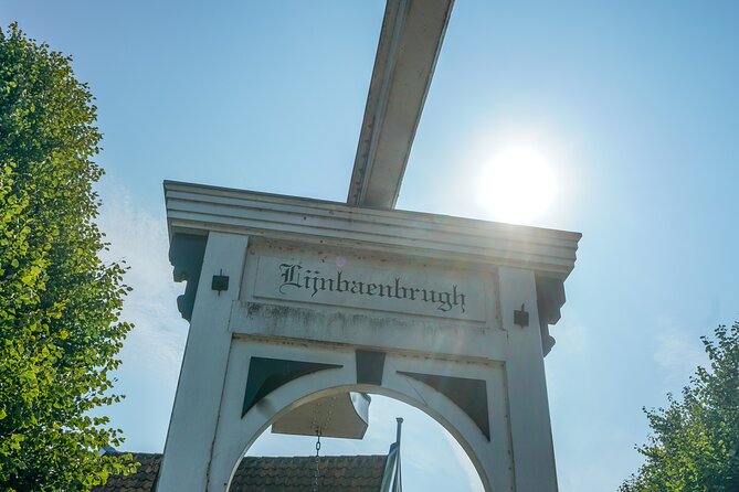 Volendam: E-Bike Rental With Suggested Countryside- and Fisherman Village Route - Enjoying the Local Saturday Market