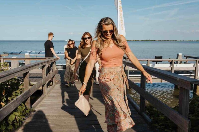 Volendam: Guided Cruise on Gouwzee Lake + 1 Free Drink - Key Points